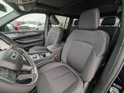 2027 Jeep Grand Cherokee LAREDO X 4X4