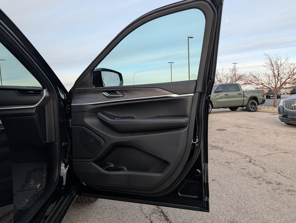 2026 Jeep Grand Cherokee Altitude Altitude
