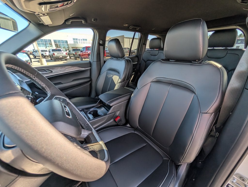 2027 Jeep Grand Cherokee LIMITED 4X4