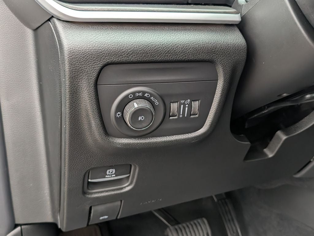2027 Jeep Grand Cherokee Limited Reserve