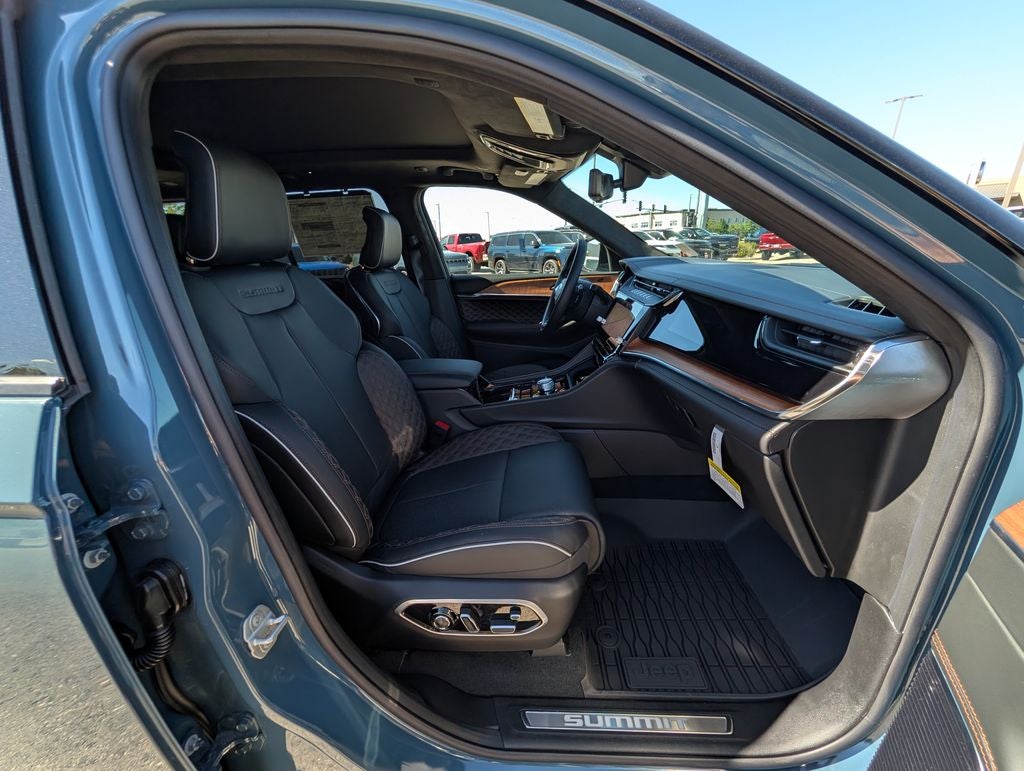 2026 Jeep Grand Cherokee Summit