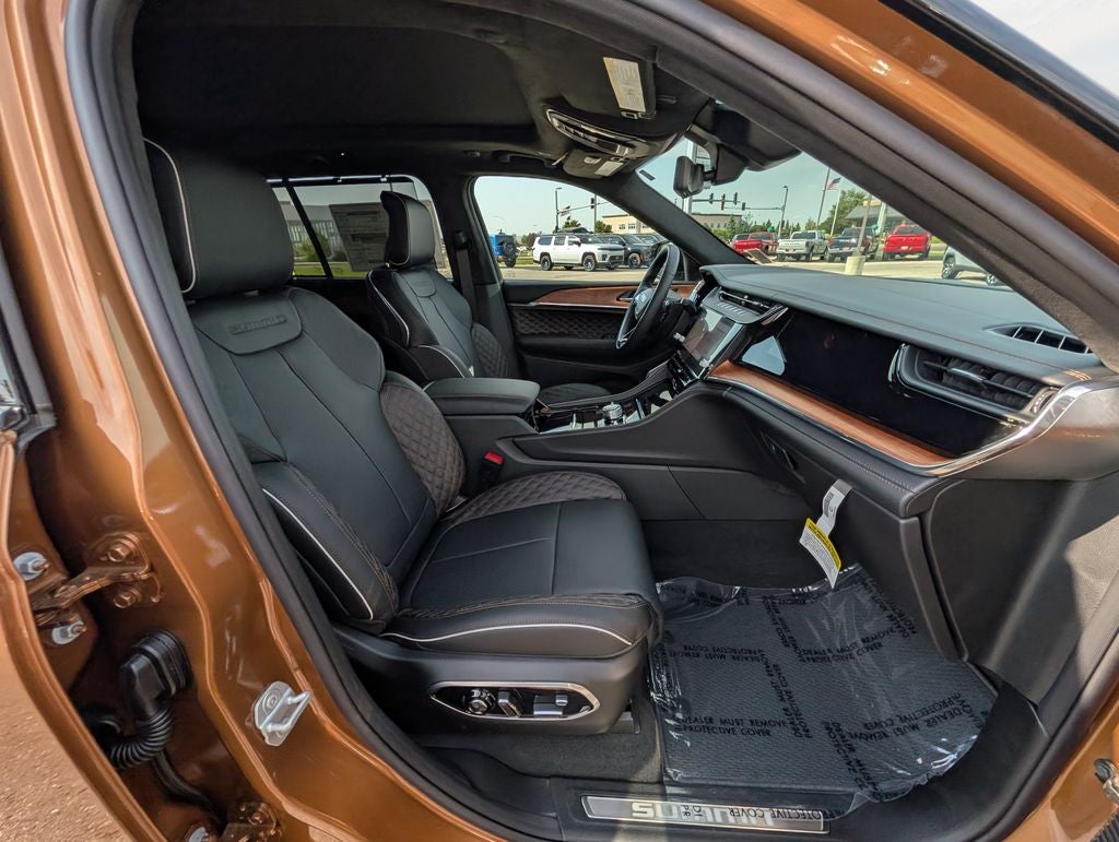 2026 Jeep Grand Cherokee Summit