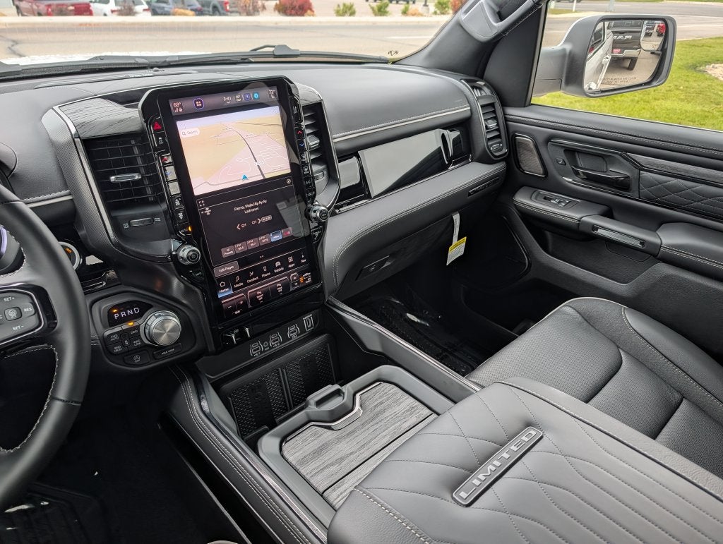 2027 RAM 1500 1500 LIMITED CREW CAB 4X4 5'7' BOX
