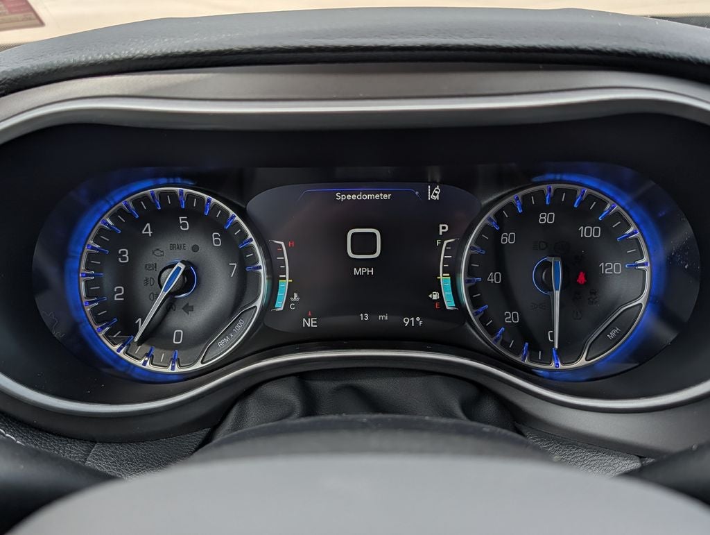 2027 Chrysler Pacifica Select