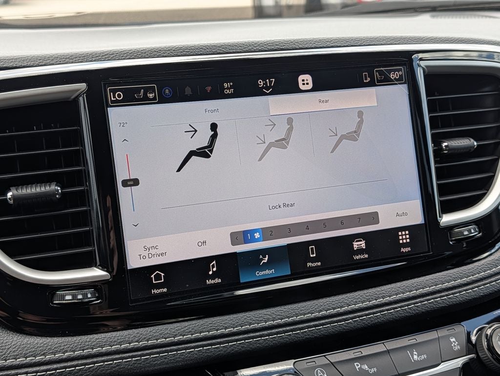 2027 Chrysler Pacifica Select