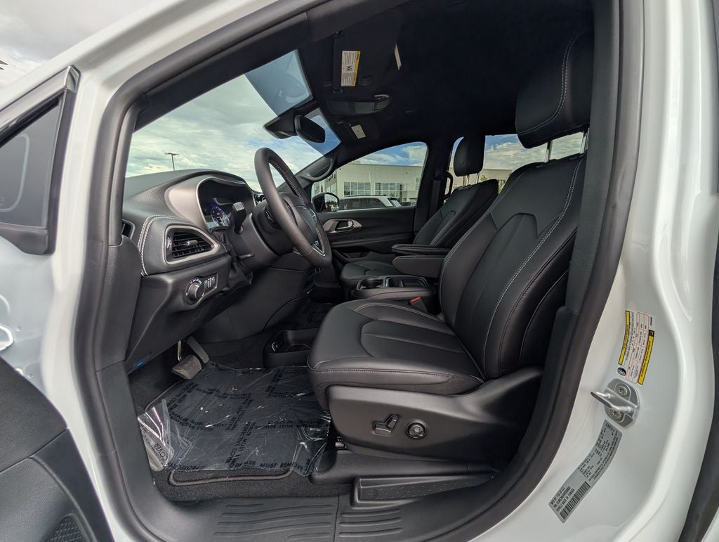 2027 Chrysler Pacifica Select AWD