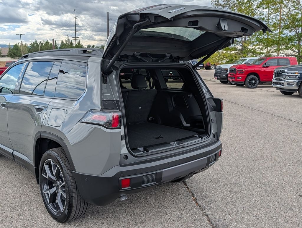 2026 Jeep Cherokee Overland Hybrid