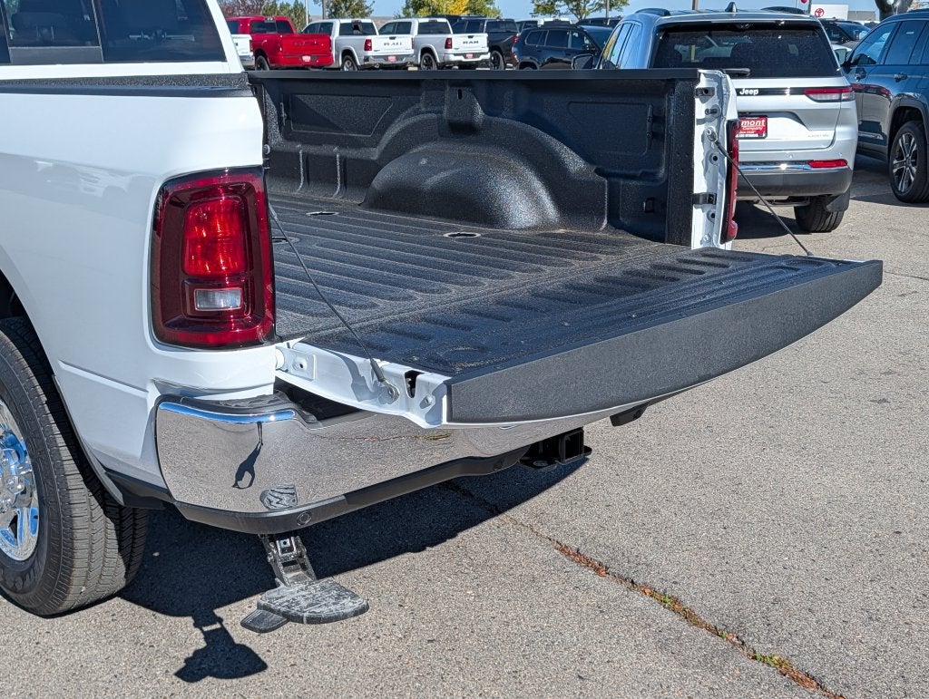 2027 RAM 3500 3500 TRADESMAN CREW CAB 4X4 8' BOX