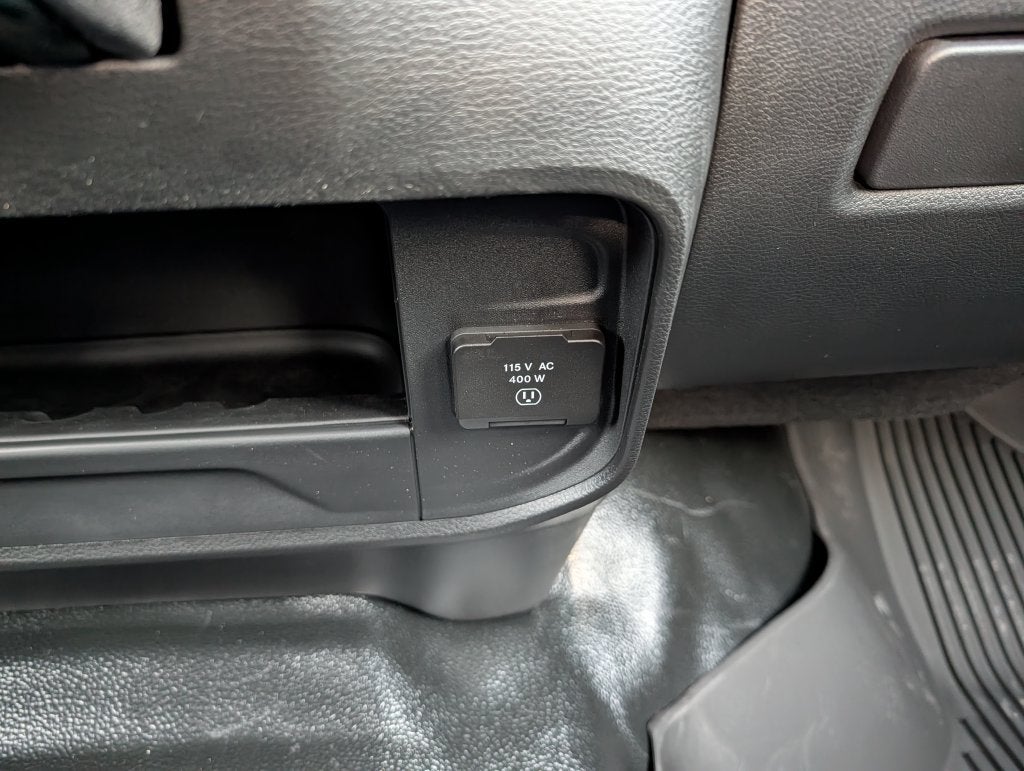 2027 RAM 2500 RAM 2500 TRADESMAN CREW CAB 4X4 6'4' BOX