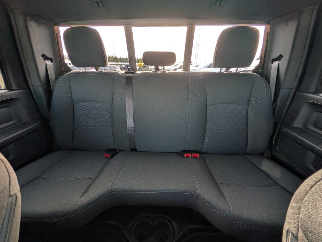 2027 RAM 2500 RAM 2500 TRADESMAN CREW CAB 4X4 6'4' BOX