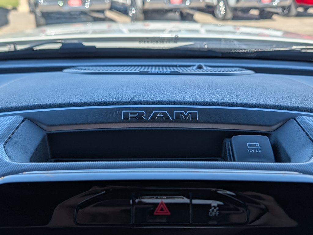 2027 RAM 3500 3500 BIG HORN CREW CAB 4X4 8' BOX