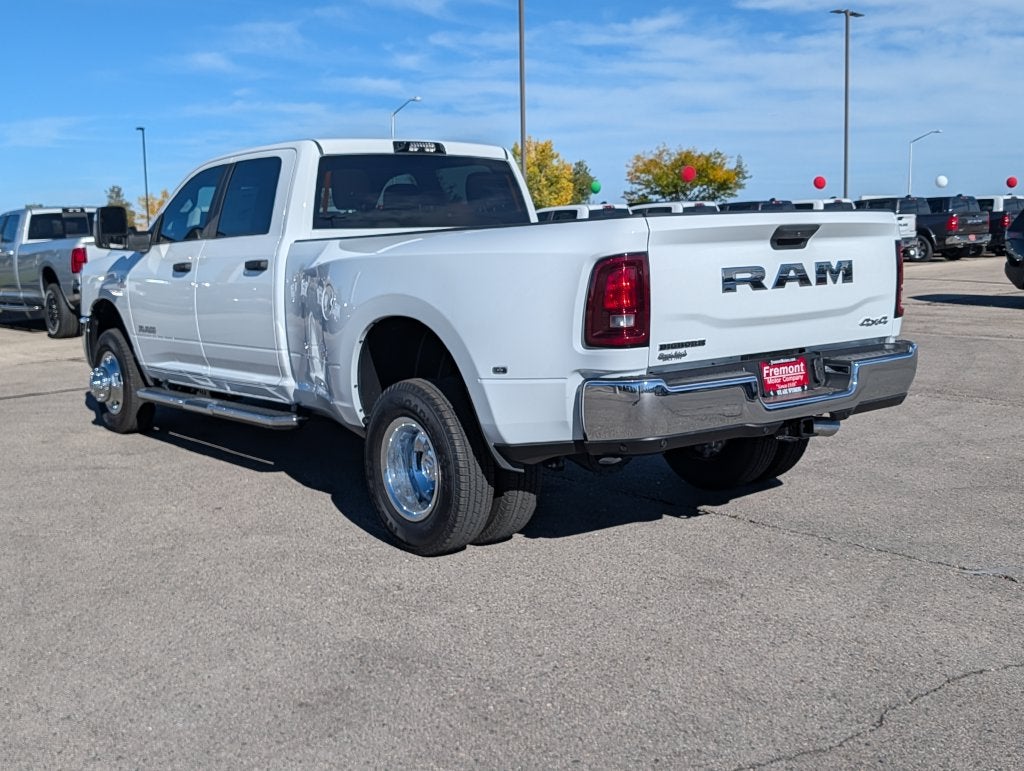 2027 RAM 3500 3500 BIG HORN CREW CAB 4X4 8' BOX