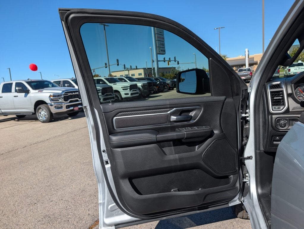 2026 RAM 1500 1500 BIG HORN CREW CAB 4X4 5'7' BOX