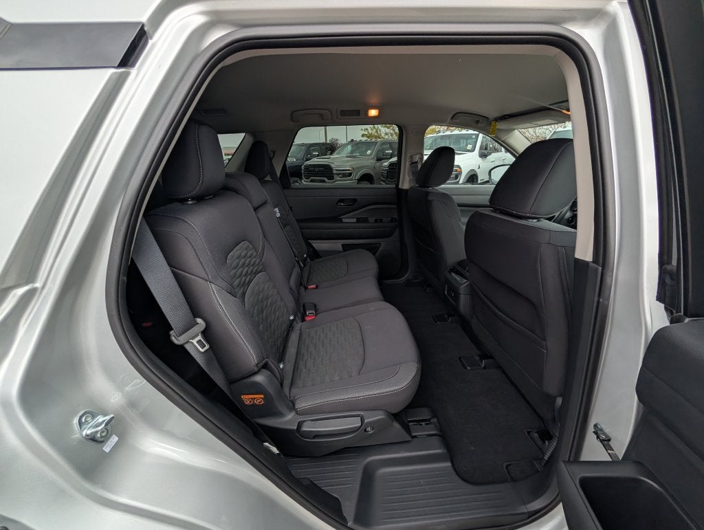 2025 Nissan Pathfinder SV 4WD