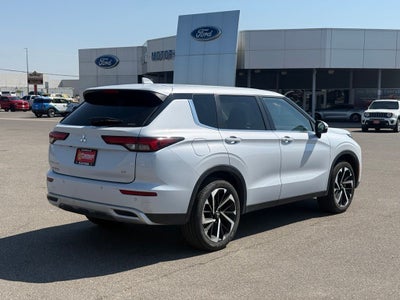2024 Mitsubishi Outlander SE
