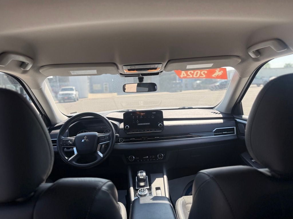 2024 Mitsubishi Outlander SE