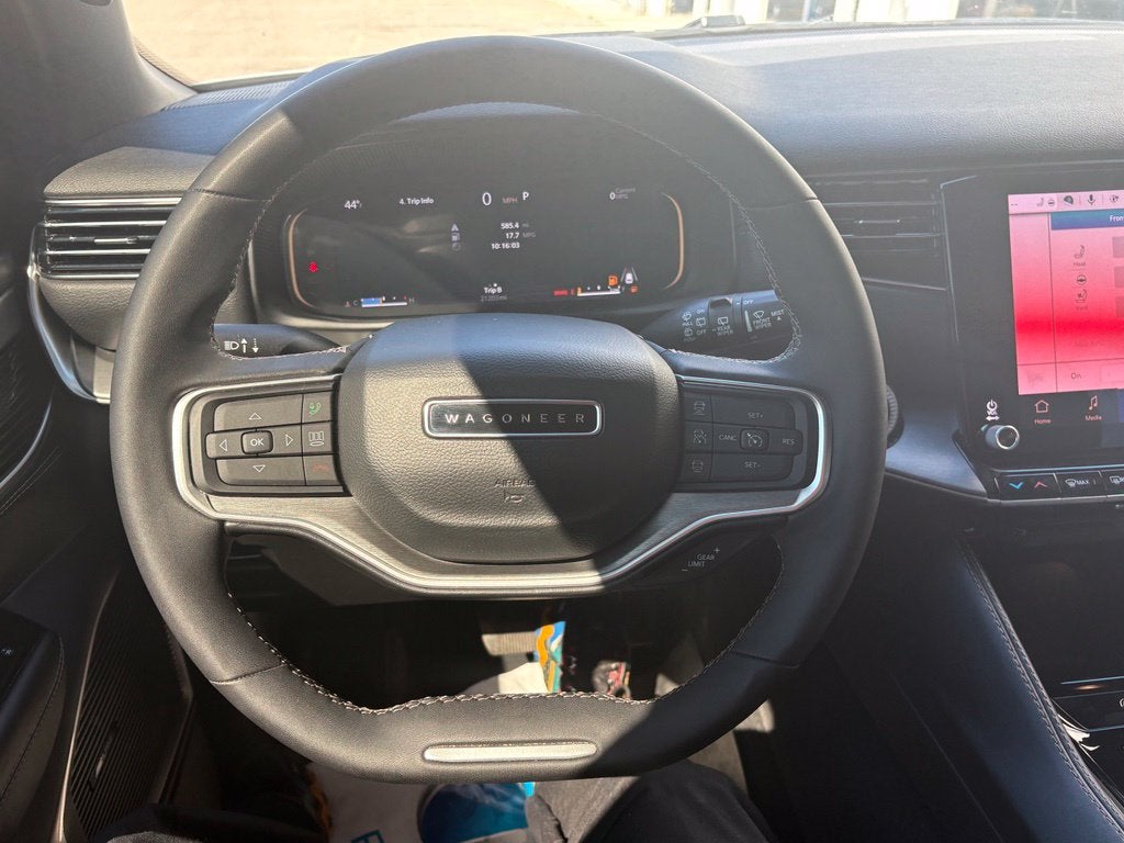 2025 Jeep Wagoneer Series II - Photo 18