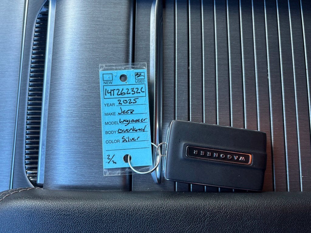 2025 Jeep Wagoneer Series II - Photo 38