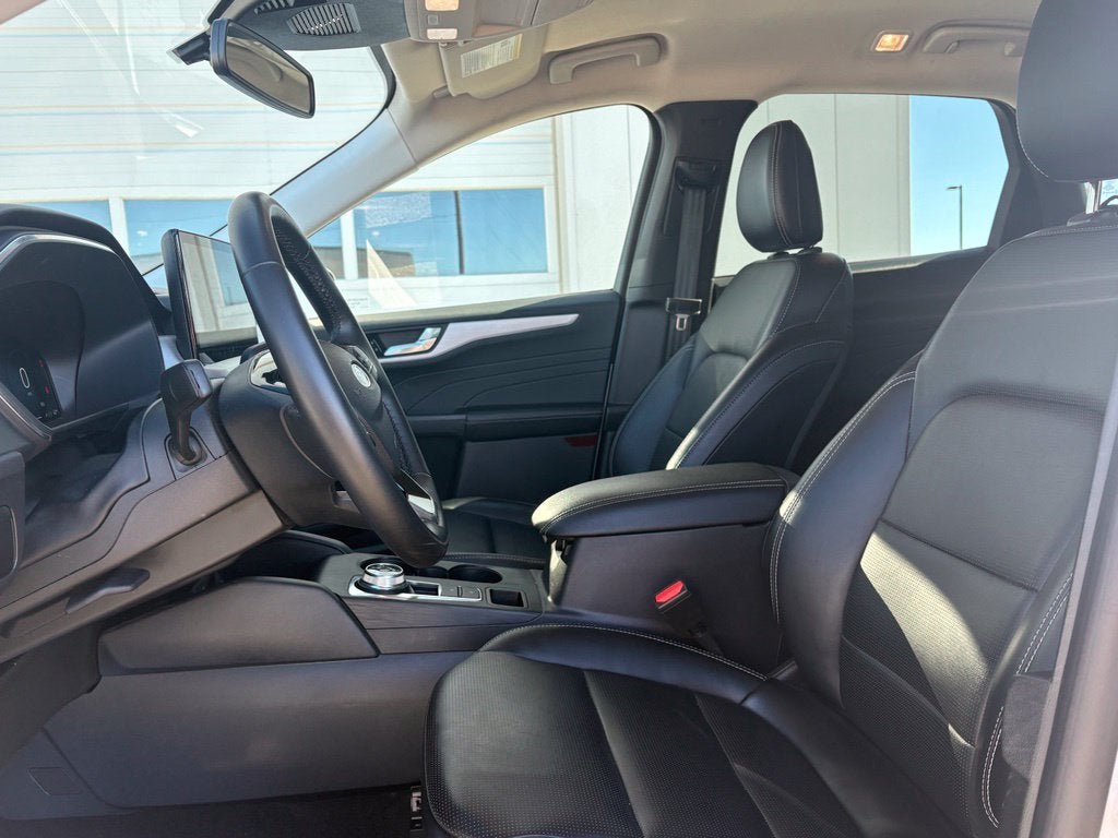 2025 Ford Escape Platinum - Photo 13