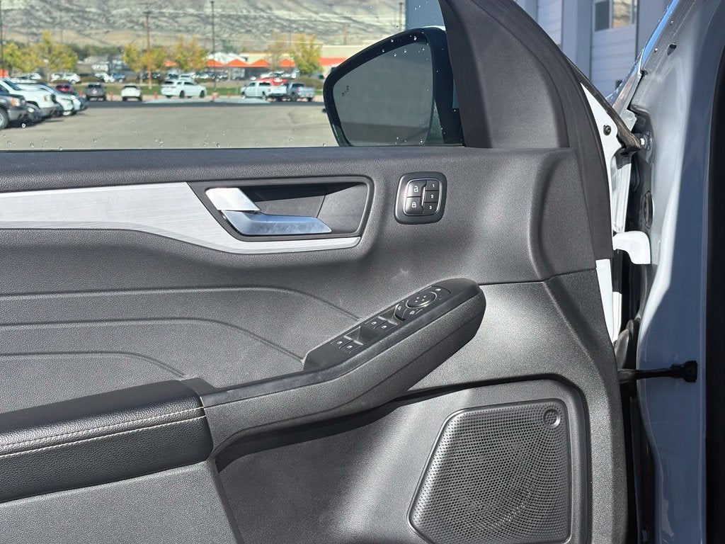 2025 Ford Escape Platinum - Photo 14