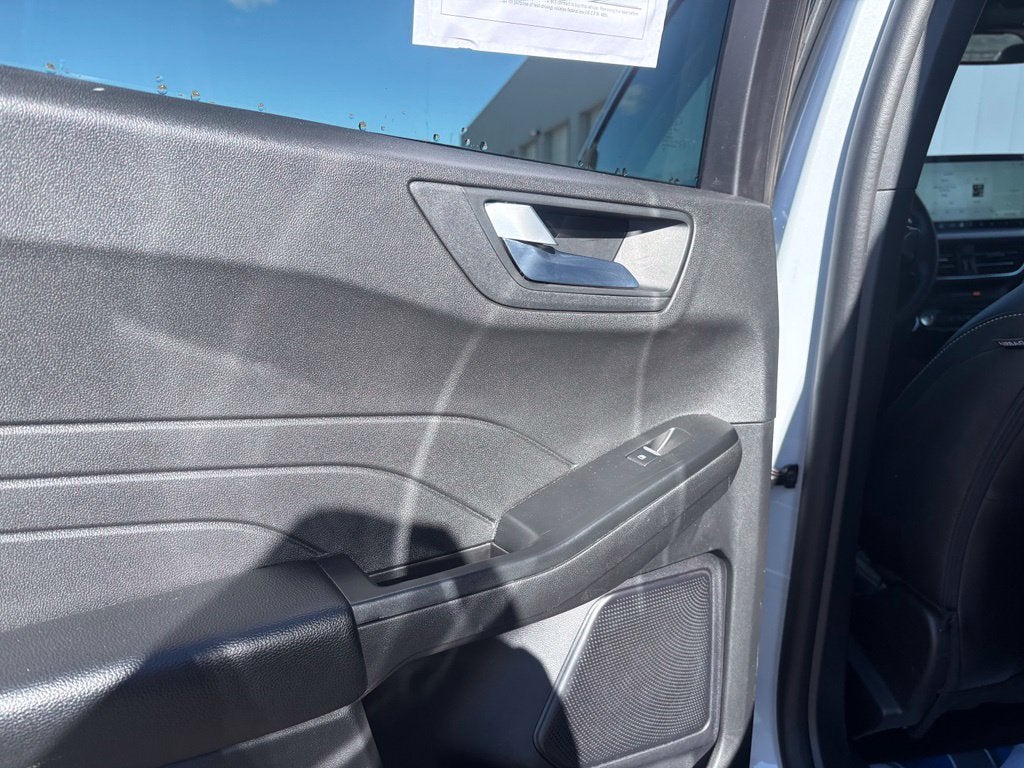 2025 Ford Escape Platinum - Photo 30