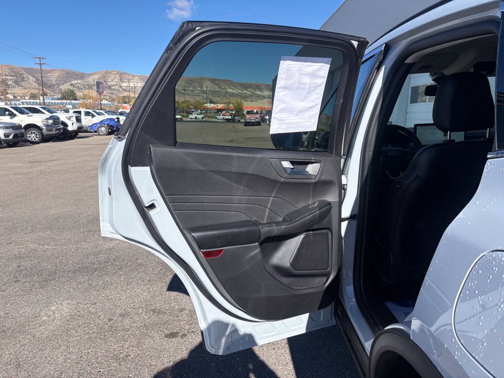 2025 Ford Escape Platinum - Photo 31