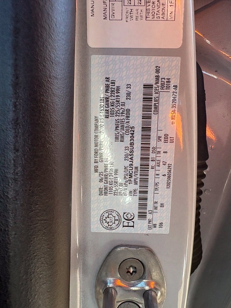 2025 Ford Escape Platinum - Photo 40