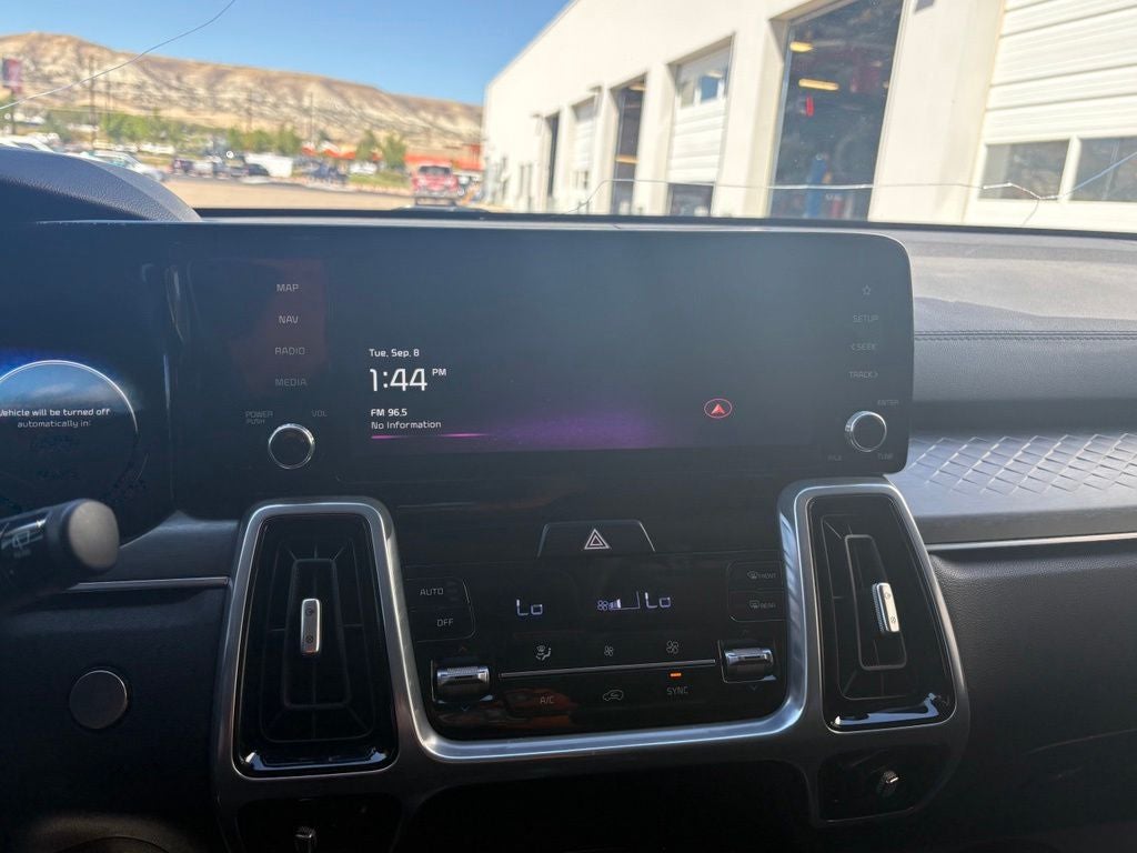 2023 Kia Sorento SX - Photo 25