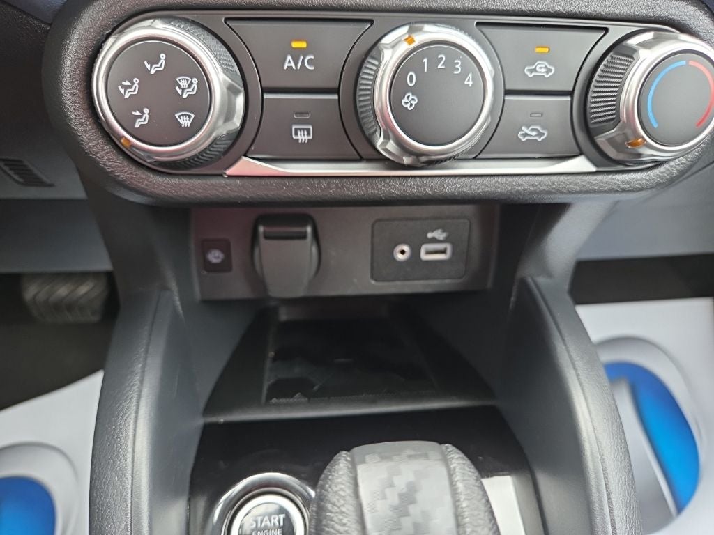 2024 Nissan Versa 1.6 SV