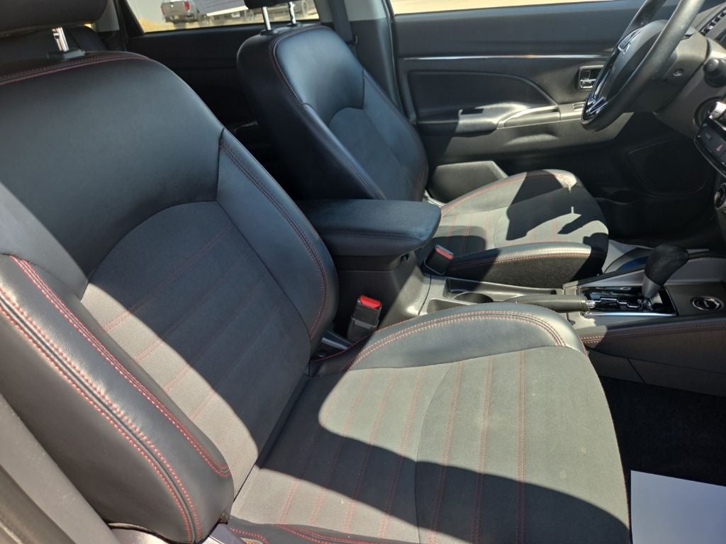 2025 Mitsubishi Outlander Sport 2.0 SE