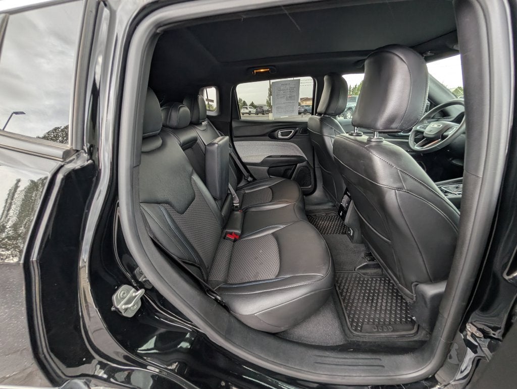 2025 Jeep Compass Latitude W/Sunroof