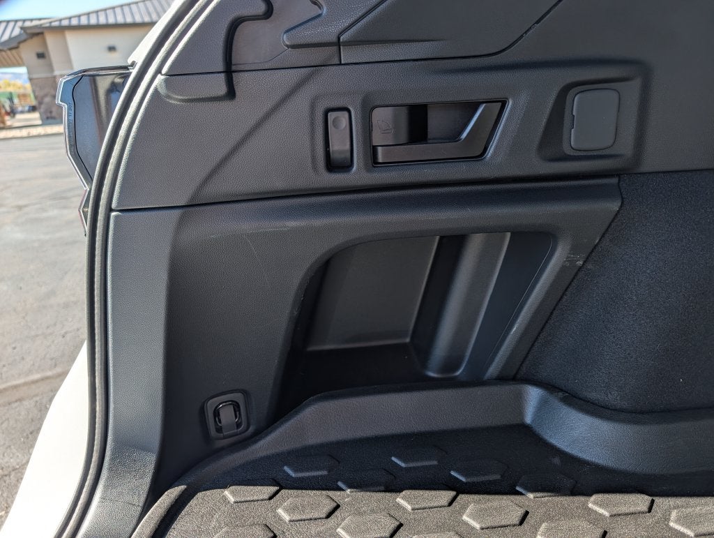 2025 Subaru Outback Premium w/Sunroof