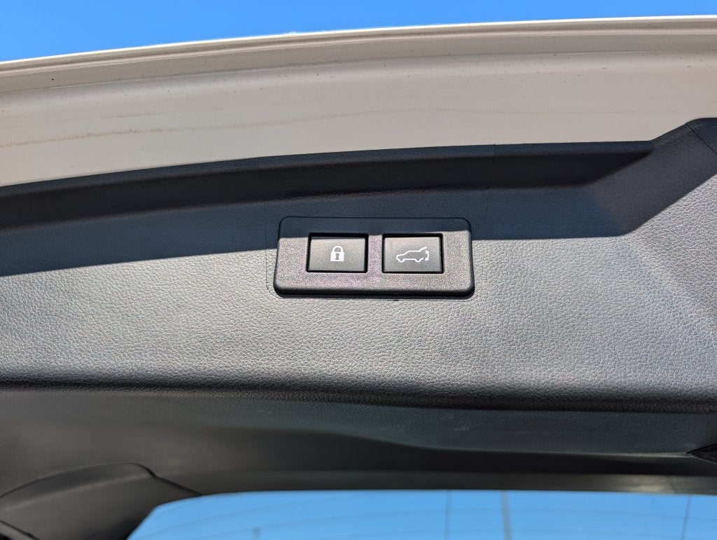 2025 Subaru Outback Premium w/Sunroof