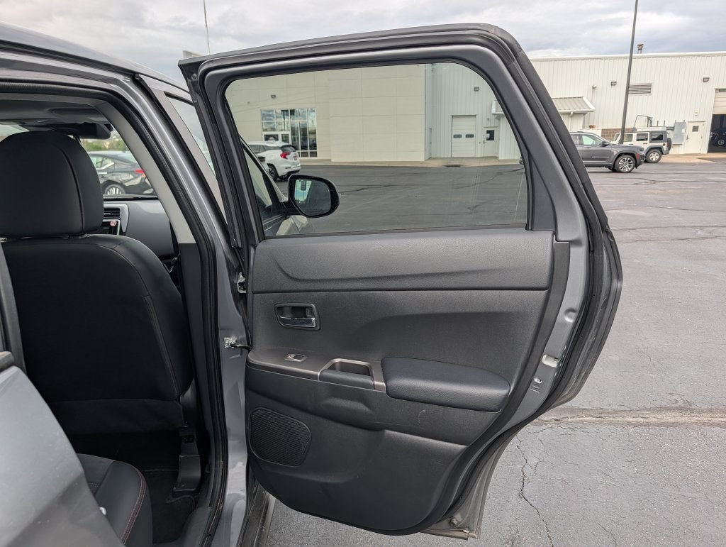 2025 Mitsubishi Outlander Sport Base