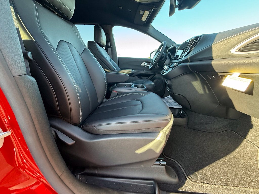 2027 Chrysler Pacifica PACIFICA SELECT AWD