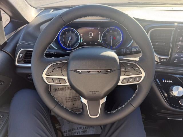 2027 Chrysler Pacifica PACIFICA SELECT AWD