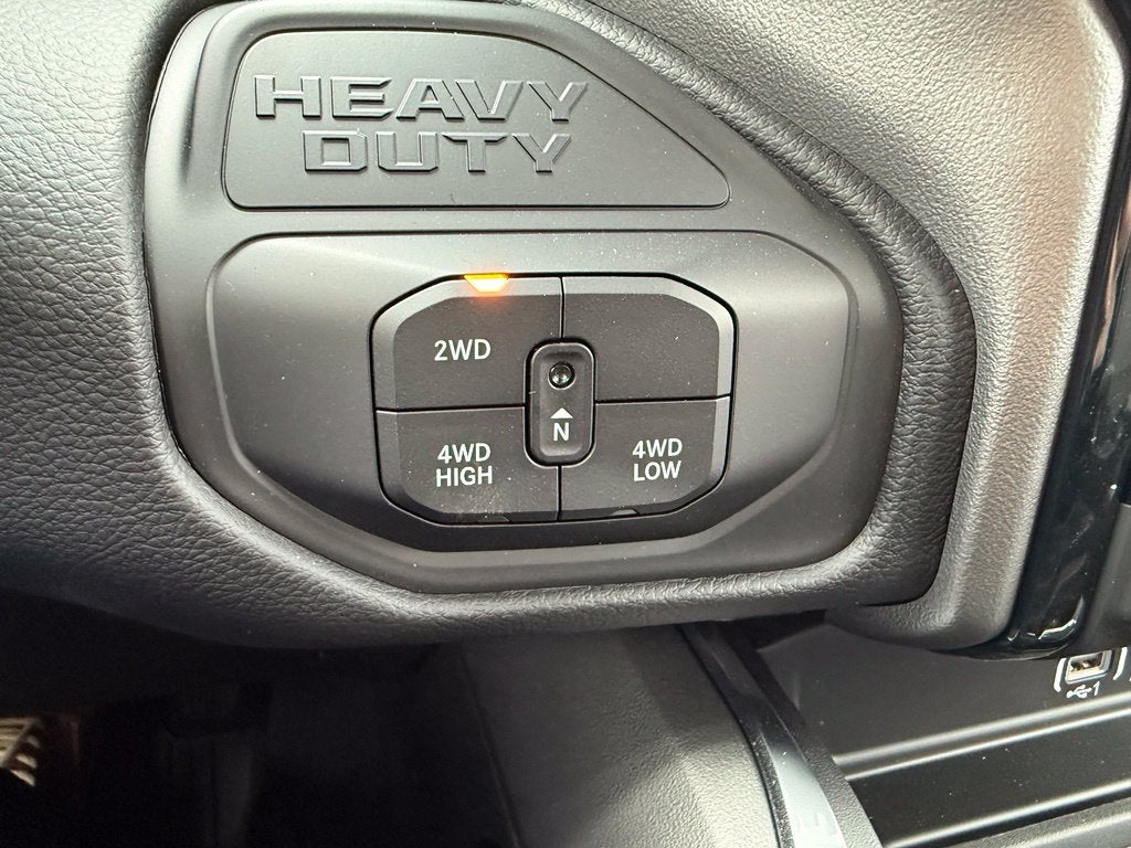 2027 RAM 3500 RAM 3500 LARAMIE CREW CAB 4X4 8' BOX