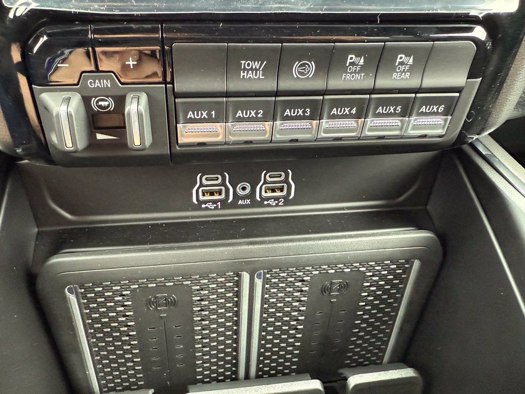 2027 RAM 3500 RAM 3500 LARAMIE CREW CAB 4X4 8' BOX