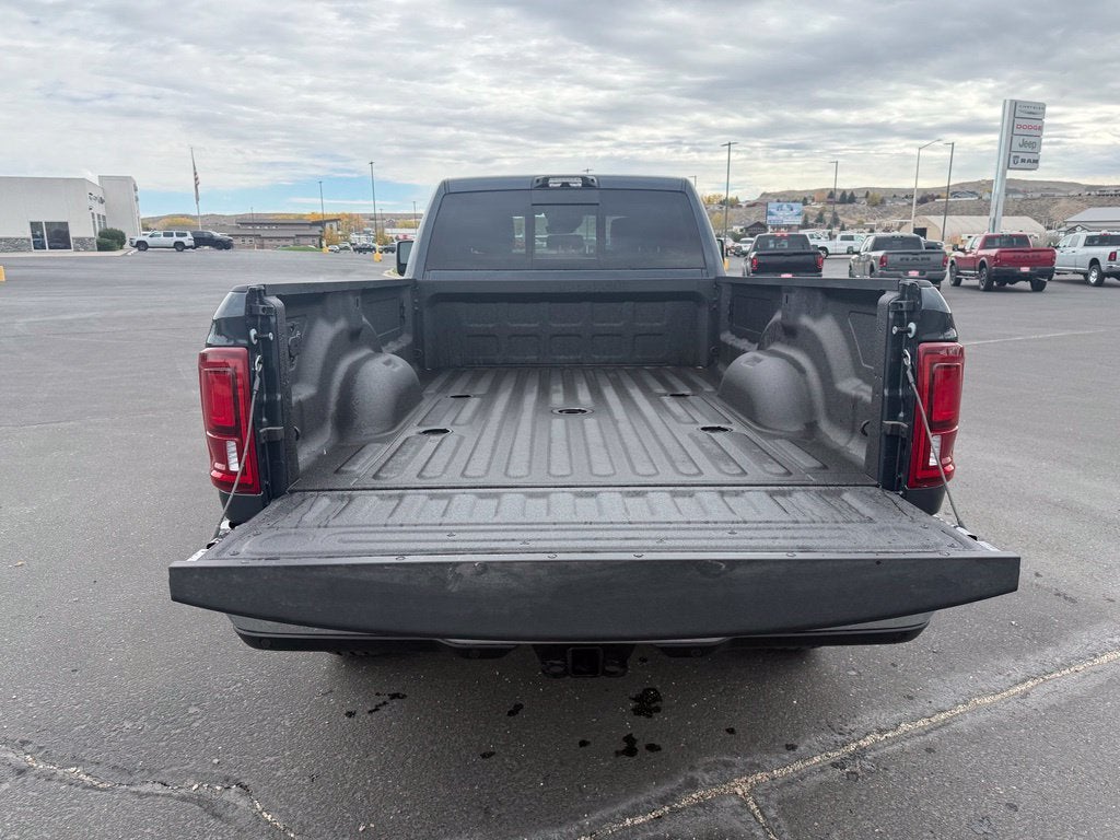 2027 RAM 3500 RAM 3500 LARAMIE CREW CAB 4X4 8' BOX