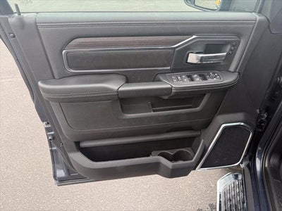 2027 RAM 3500 RAM 3500 LARAMIE CREW CAB 4X4 8' BOX