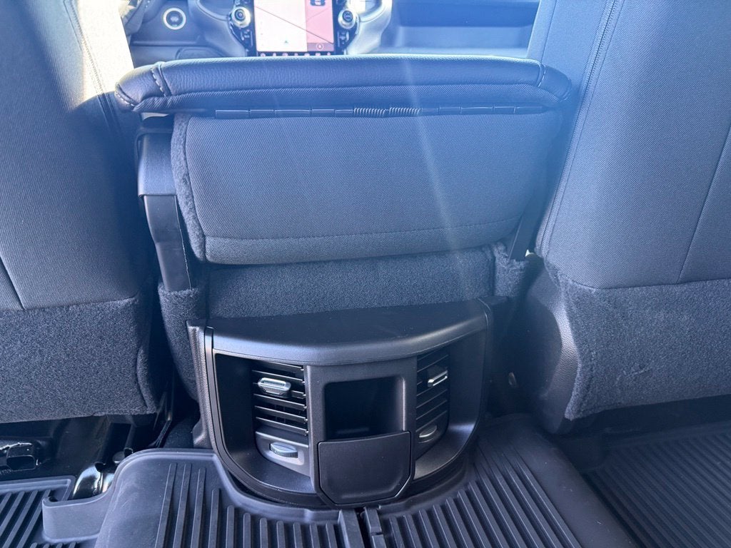 2027 RAM 2500 2500 TRADESMAN CREW CAB 4X4 6'4' BOX