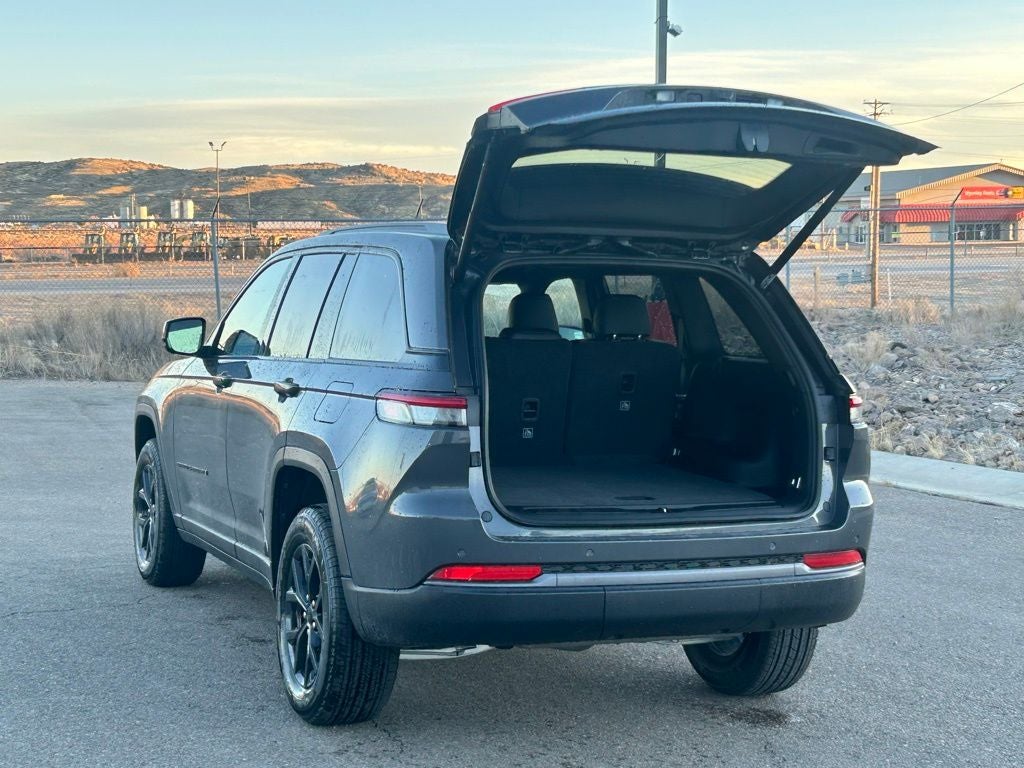 2026 Jeep Grand Cherokee Altitude