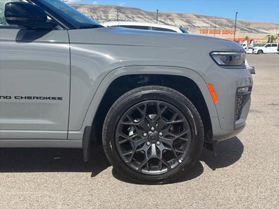 2027 Jeep Grand Cherokee Summit