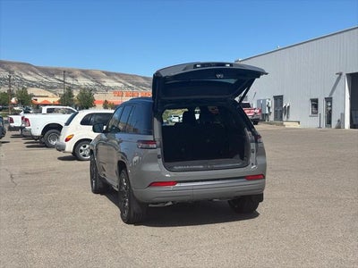 2027 Jeep Grand Cherokee Summit
