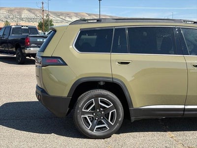 2026 Jeep Cherokee Laredo