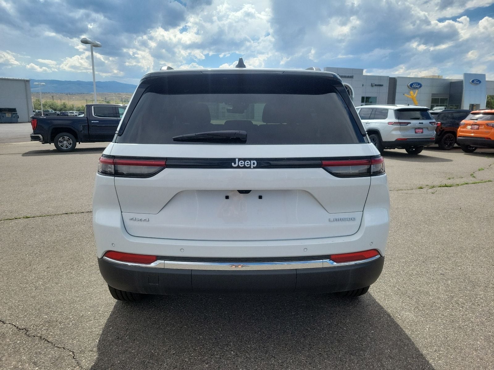 2025 Jeep Grand Cherokee Laredo