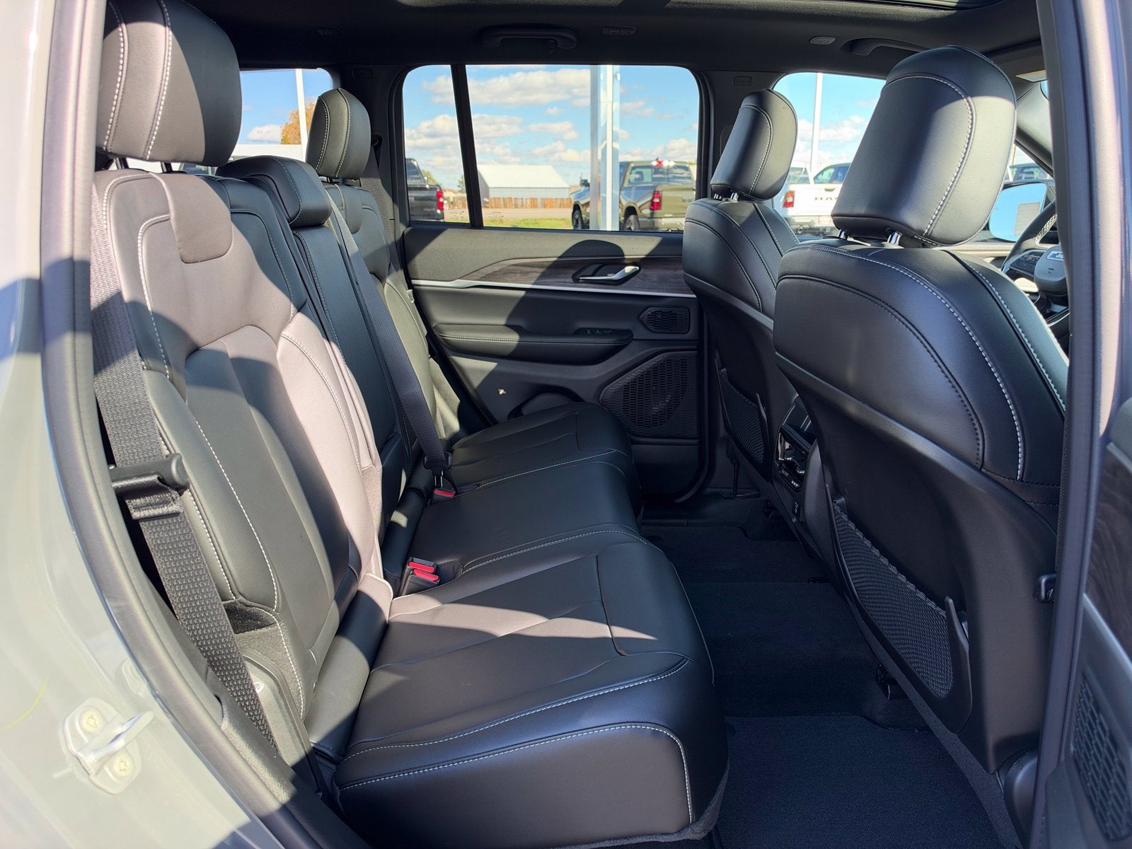 2027 Jeep Grand Cherokee LIMITED 4X4