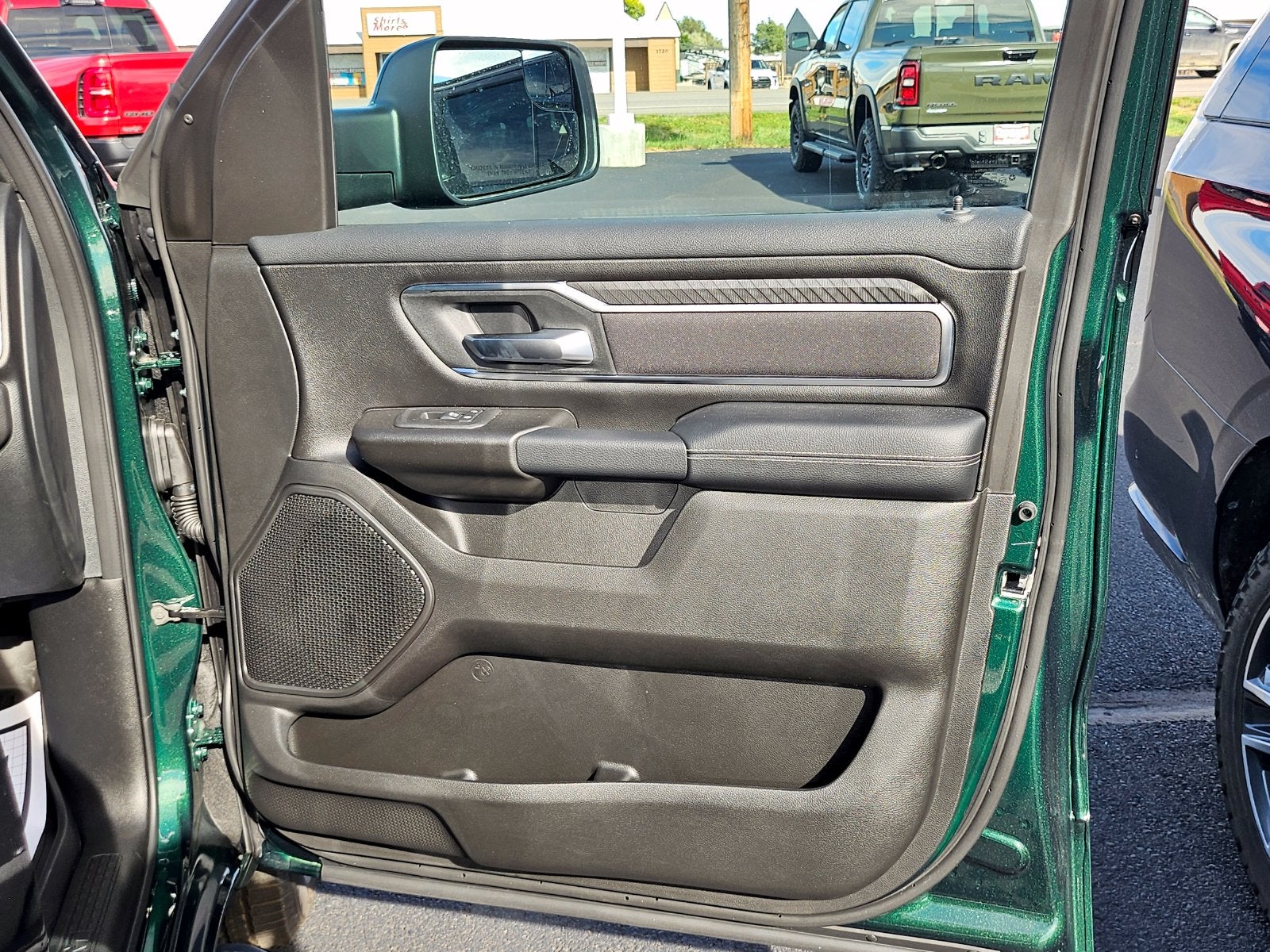 2027 RAM 1500 1500 BIG HORN CREW CAB 4X4 5'7' BOX