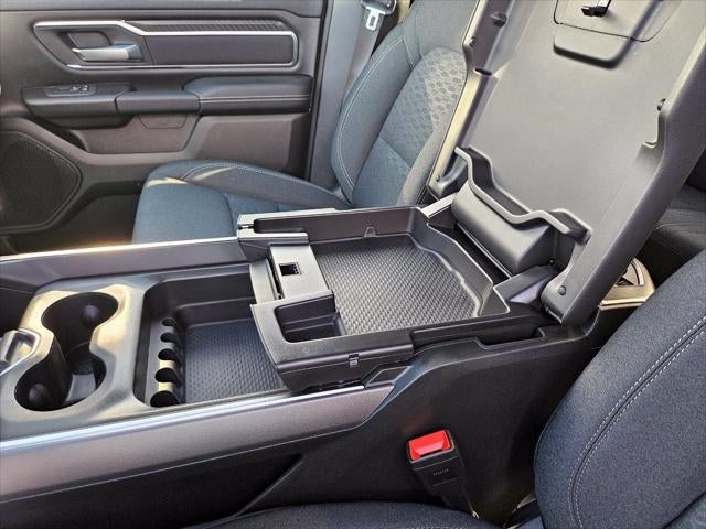 2027 RAM 1500 1500 BIG HORN CREW CAB 4X4 5'7' BOX