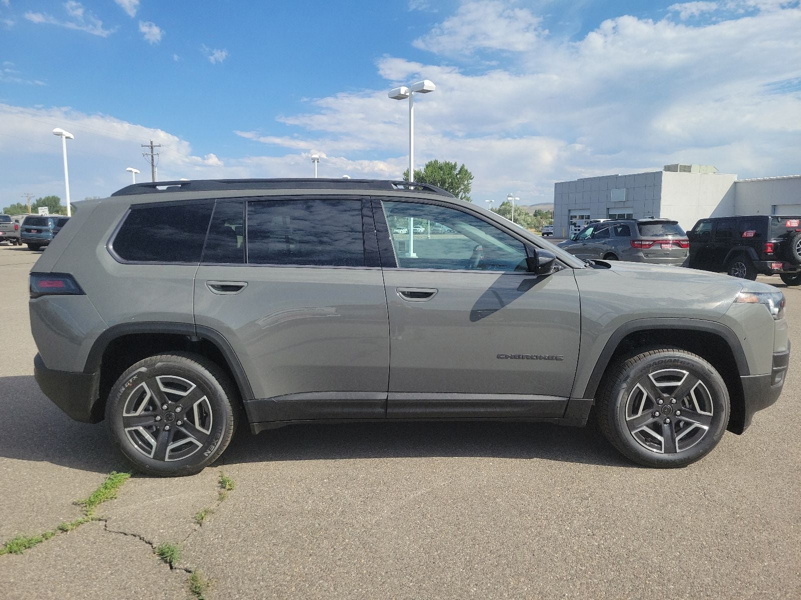 2026 Jeep Cherokee Laredo